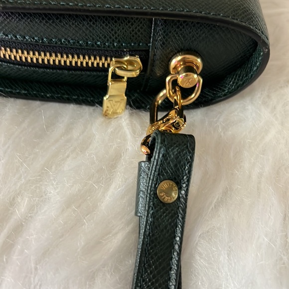 Louis Vuitton Orsay Green Taiga - Picture 8 of 17